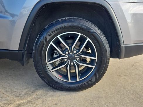 Used 2019 Jeep Grand Cherokee Trailhawk AWD/4WD image 23