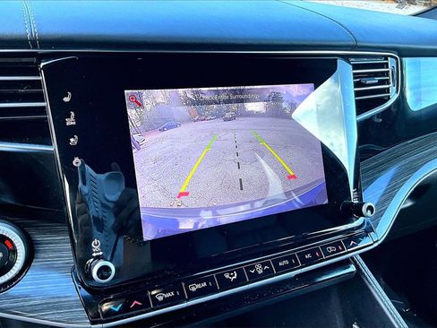 Used 2022 Jeep Wagoneer Series III w/ Flexible Seating Group image 14