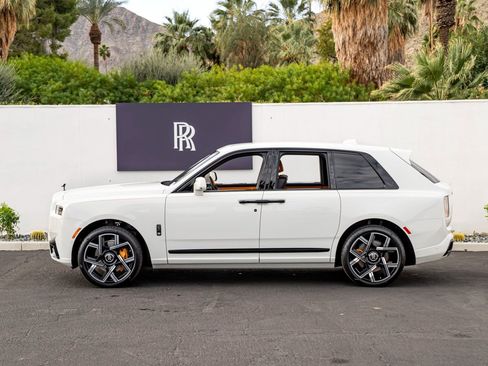 Used 2026 Rolls-Royce Cullinan Black Badge image 3