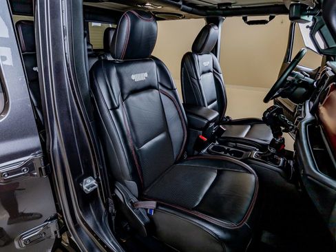 Used 2023 Jeep Gladiator Rubicon w/ LED Lighting Group image 32