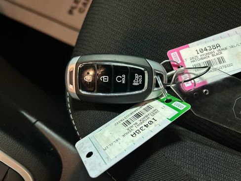 Used 2025 Hyundai Venue SEL FWD image 20