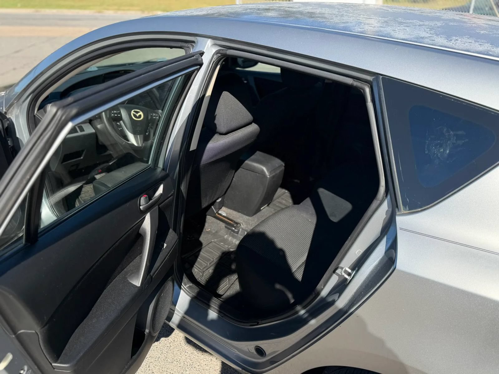 Used 2012 MAZDA MAZDA3 i Touring FWD image 10