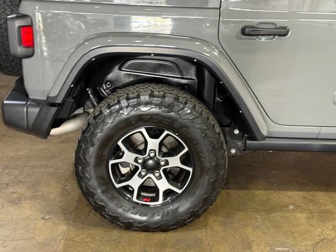 Used 2023 Jeep Wrangler Unlimited Rubicon w/ Cold Weather Group AWD/4WD image 6