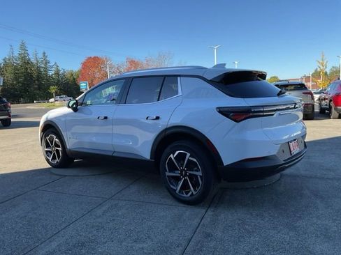 New 2026 Chevrolet Equinox EV LT image 5