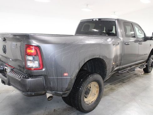 Used 2024 RAM 3500 Big Horn w/ Night Edition AWD/4WD image 9