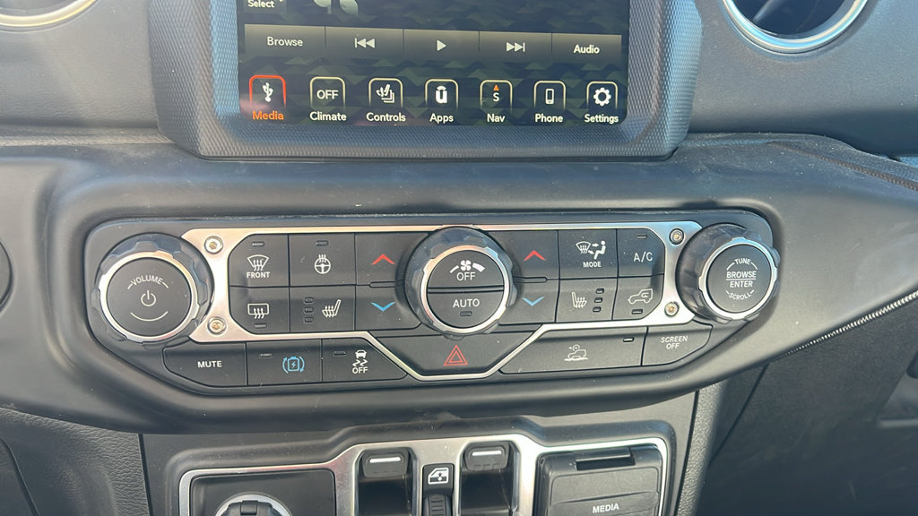 Used 2023 Jeep Wrangler Unlimited Rubicon 4xe w/ Cold Weather Group AWD/4WD image 16