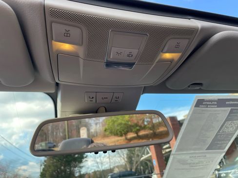 Used 2016 Mercedes-Benz SL 550 w/ Driver Assistance Package image 39