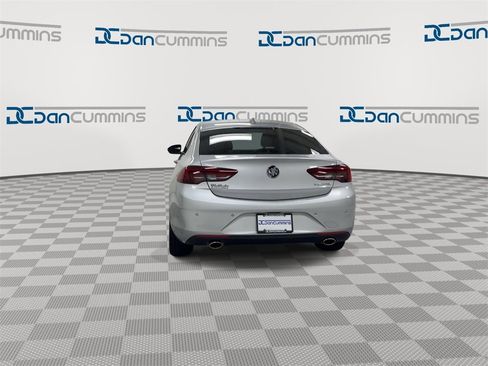 Used 2018 Buick Regal Essence w/ Driver Confidence Package #1 image 7