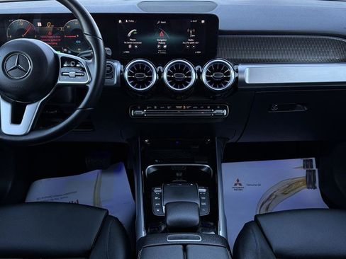 Used 2022 Mercedes-Benz EQB 300 4MATIC image 26