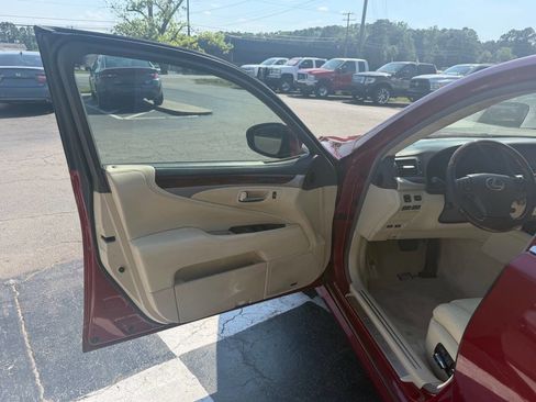 Used 2013 Lexus LS 460 w/ Comfort Pkg RWD image 10