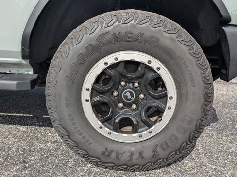 Certified 2023 Ford Bronco Big Bend w/ Sasquatch Package AWD/4WD image 11