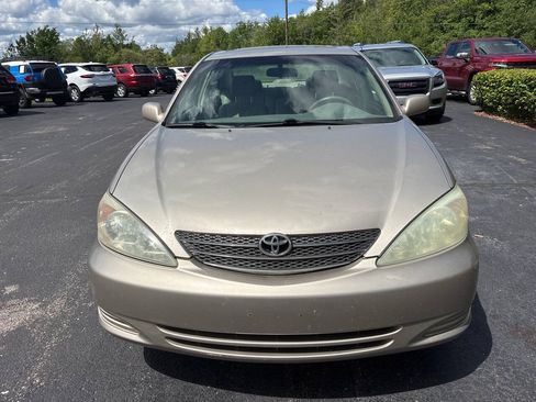 Used 2004 Toyota Camry LE FWD image 3
