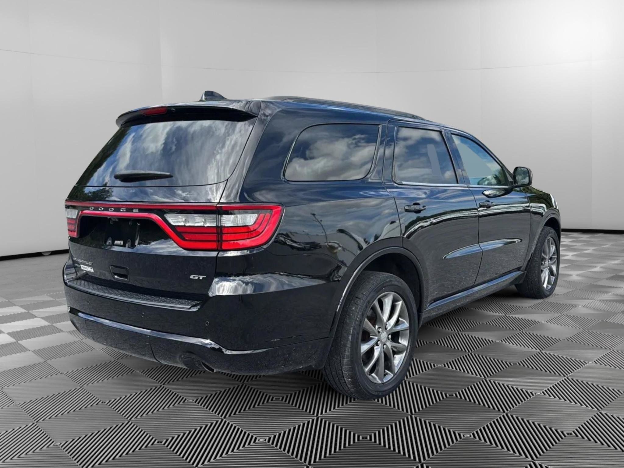 Used 2017 Dodge Durango GT w/ Premium Group AWD/4WD image 4