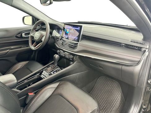 Used 2025 Jeep Compass Trailhawk image 27