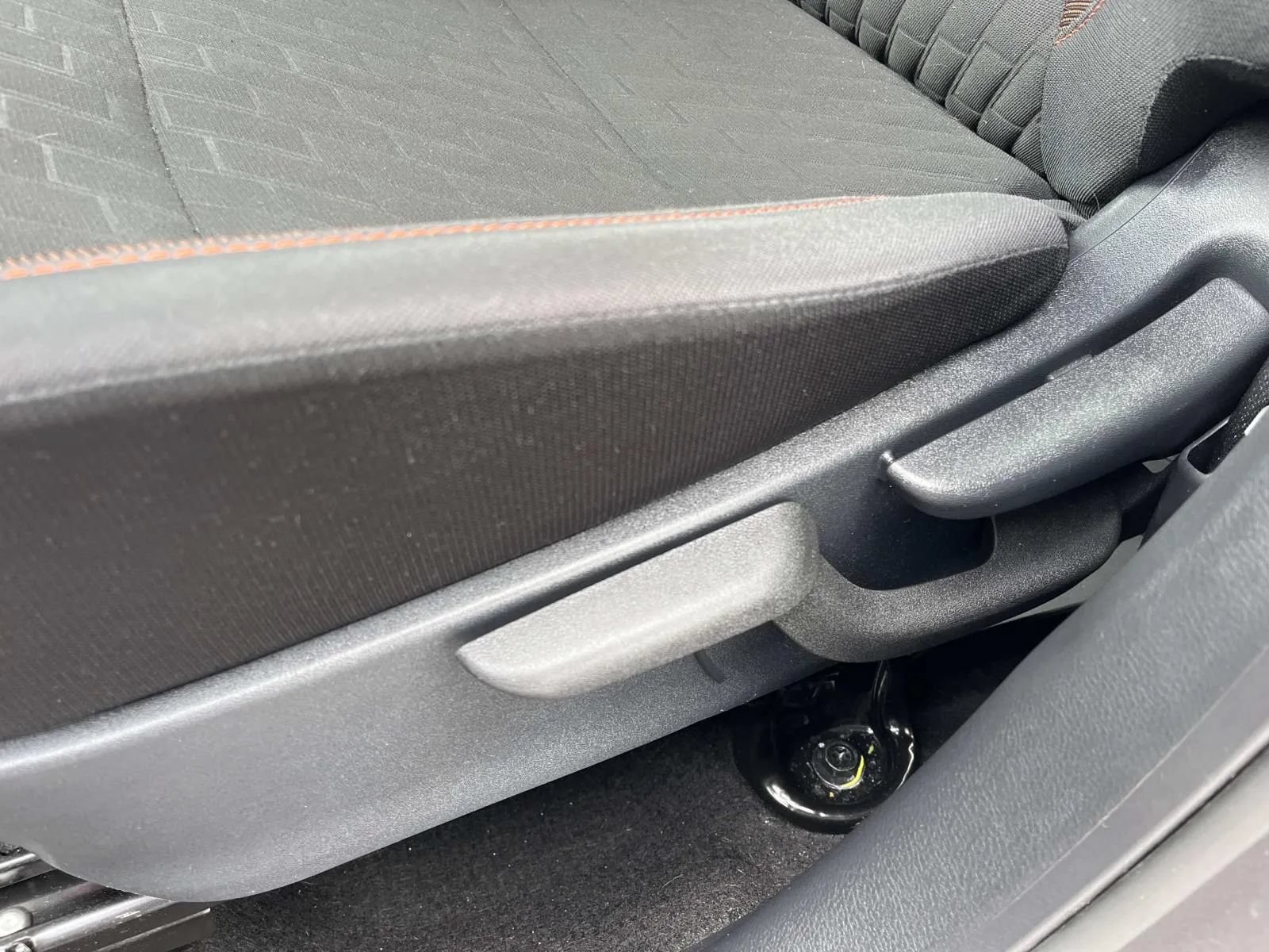 Used 2023 Nissan Kicks SR w/ Exterior Package FWD image 29