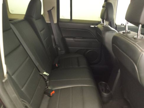 Used 2017 Jeep Patriot High Altitude AWD/4WD image 19