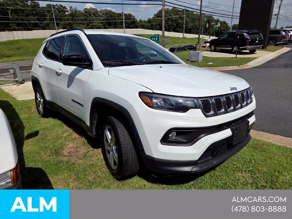 Used 2024 Jeep Compass Latitude AWD/4WD image 24