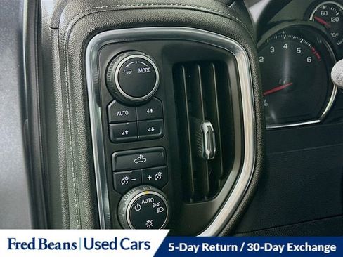 Used 2022 Chevrolet Silverado 1500 LT image 12