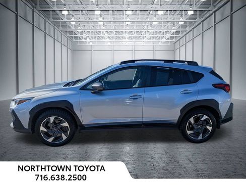 Used 2024 Subaru Crosstrek 2.5i Limited AWD/4WD image 2