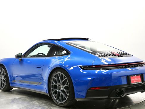 Used 2026 Porsche 911 Carrera T image 7