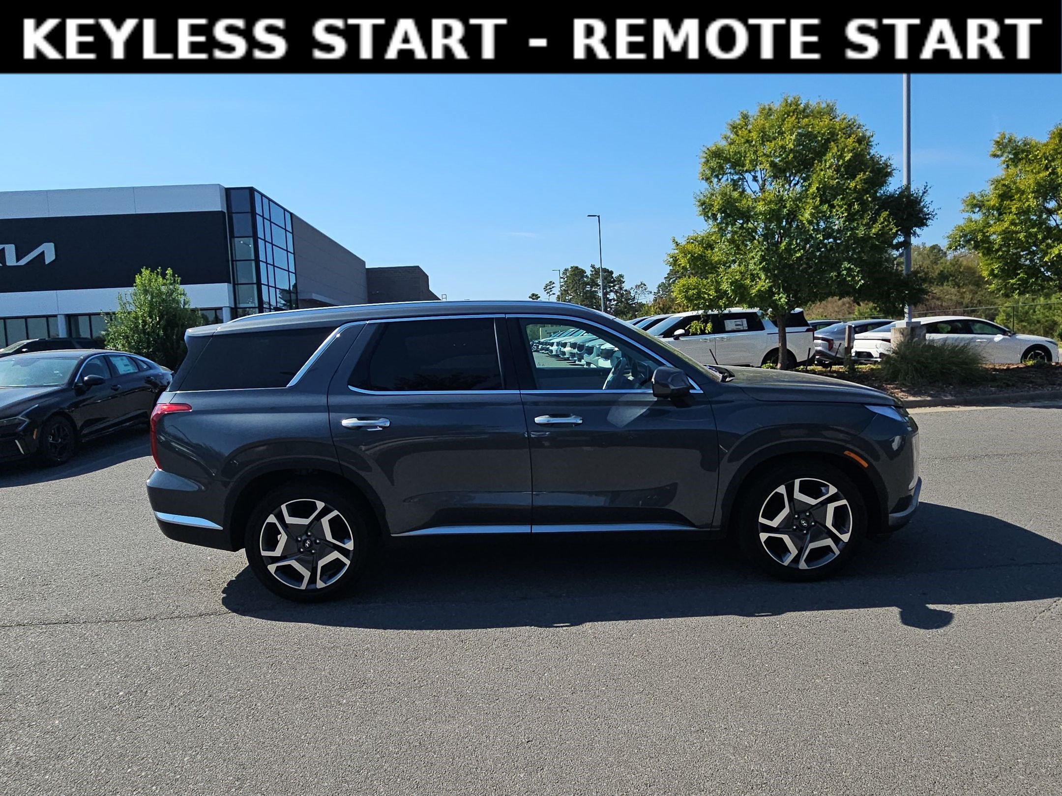 Used 2023 Hyundai Palisade Limited FWD image 8