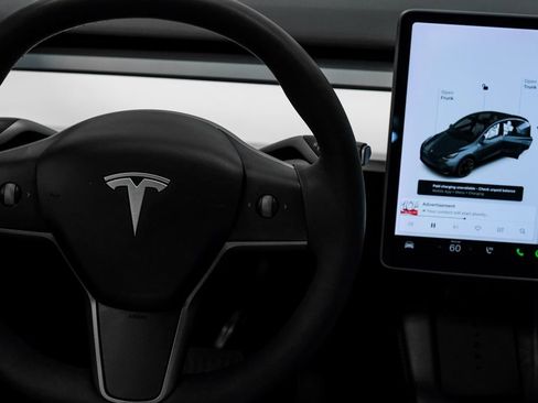 Used 2021 Tesla Model Y Long Range image 24