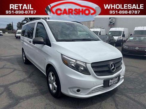 Used 2016 Mercedes-Benz Metris Passenger image 1