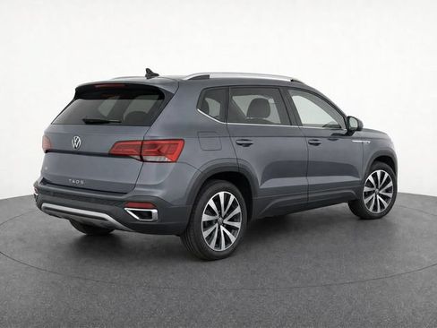 Used 2024 Volkswagen Taos SE FWD image 6