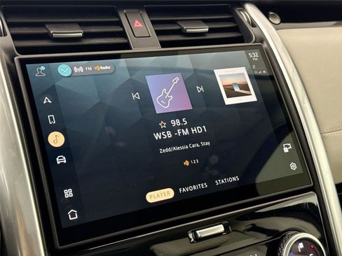 Used 2024 Land Rover Discovery S image 25