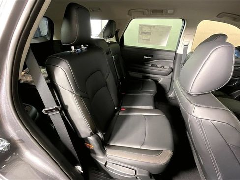 New 2026 Nissan Pathfinder SL AWD/4WD image 16