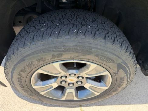 Used 2019 Chevrolet Colorado LT AWD/4WD image 10