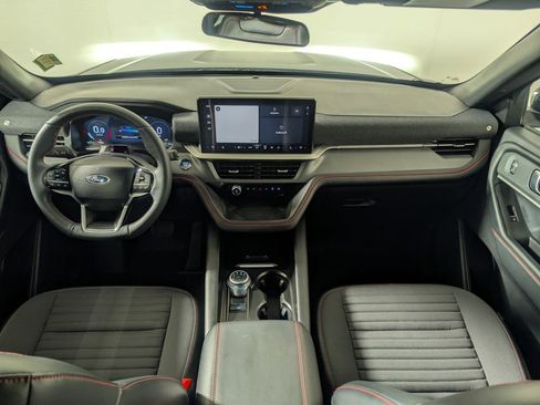 Certified 2025 Ford Explorer ST-Line w/ ST-Line Street Pack image 14