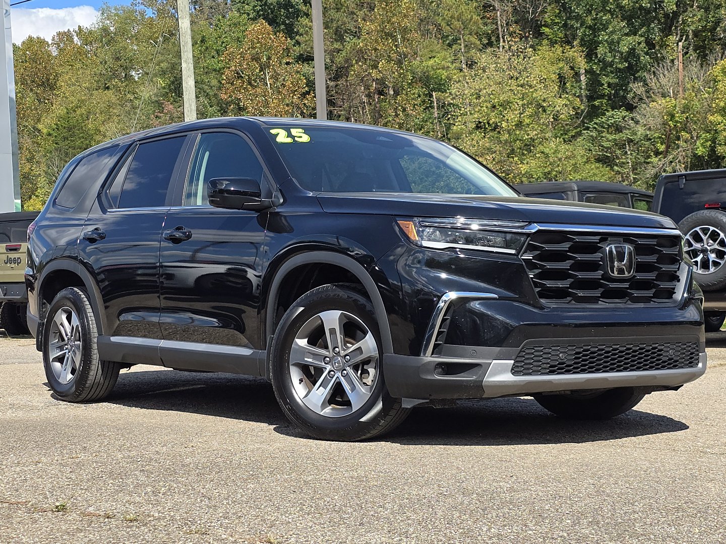 Used 2025 Honda Pilot EX-L image 2