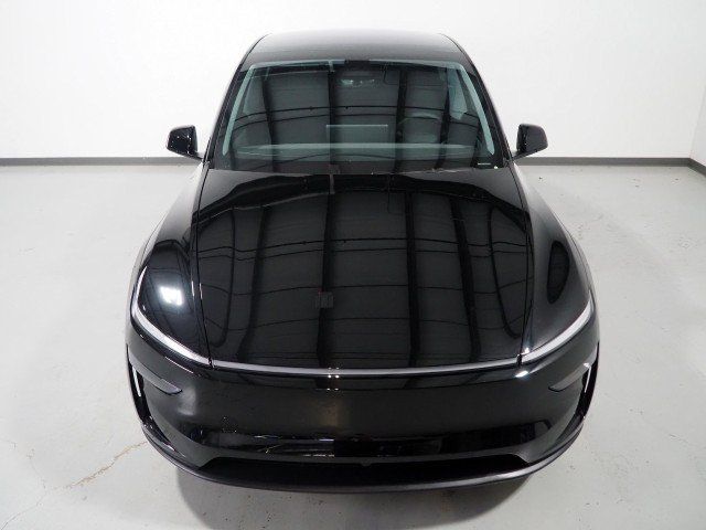 Used 2026 Tesla Model Y Long Range RWD image 12