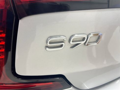 Used 2021 Volvo S90 T6 Momentum image 27