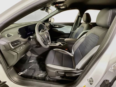 Used 2024 Buick Envista Preferred w/ Advanced Safety Package FWD image 20