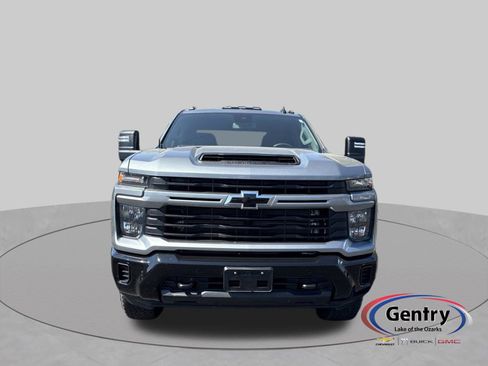 Used 2024 Chevrolet Silverado 2500 Custom w/ Custom Value Package AWD/4WD image 8