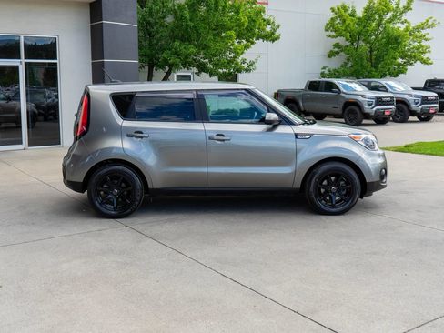 Used 2019 Kia Soul FWD image 8
