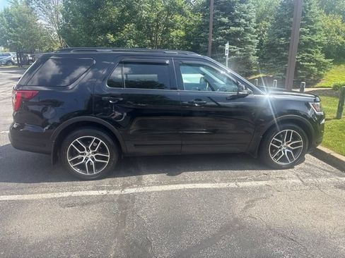 Used 2018 Ford Explorer Sport AWD/4WD image 5