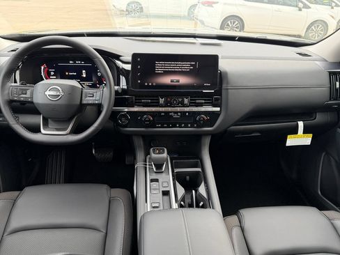 New 2026 Nissan Pathfinder SL FWD image 10