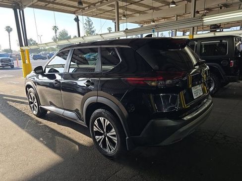 Used 2022 Nissan Rogue SV FWD image 3