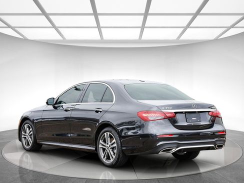 Used 2023 Mercedes-Benz E 350 4MATIC Sedan image 2