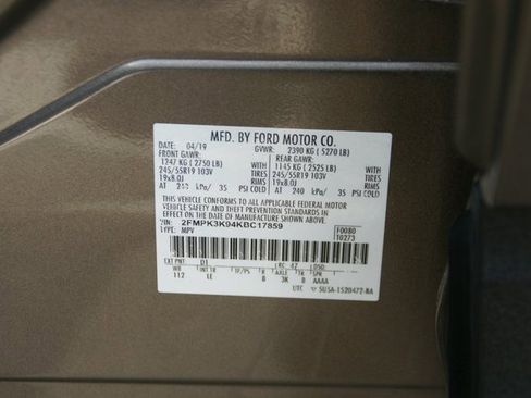 Used 2019 Ford Edge Titanium image 40