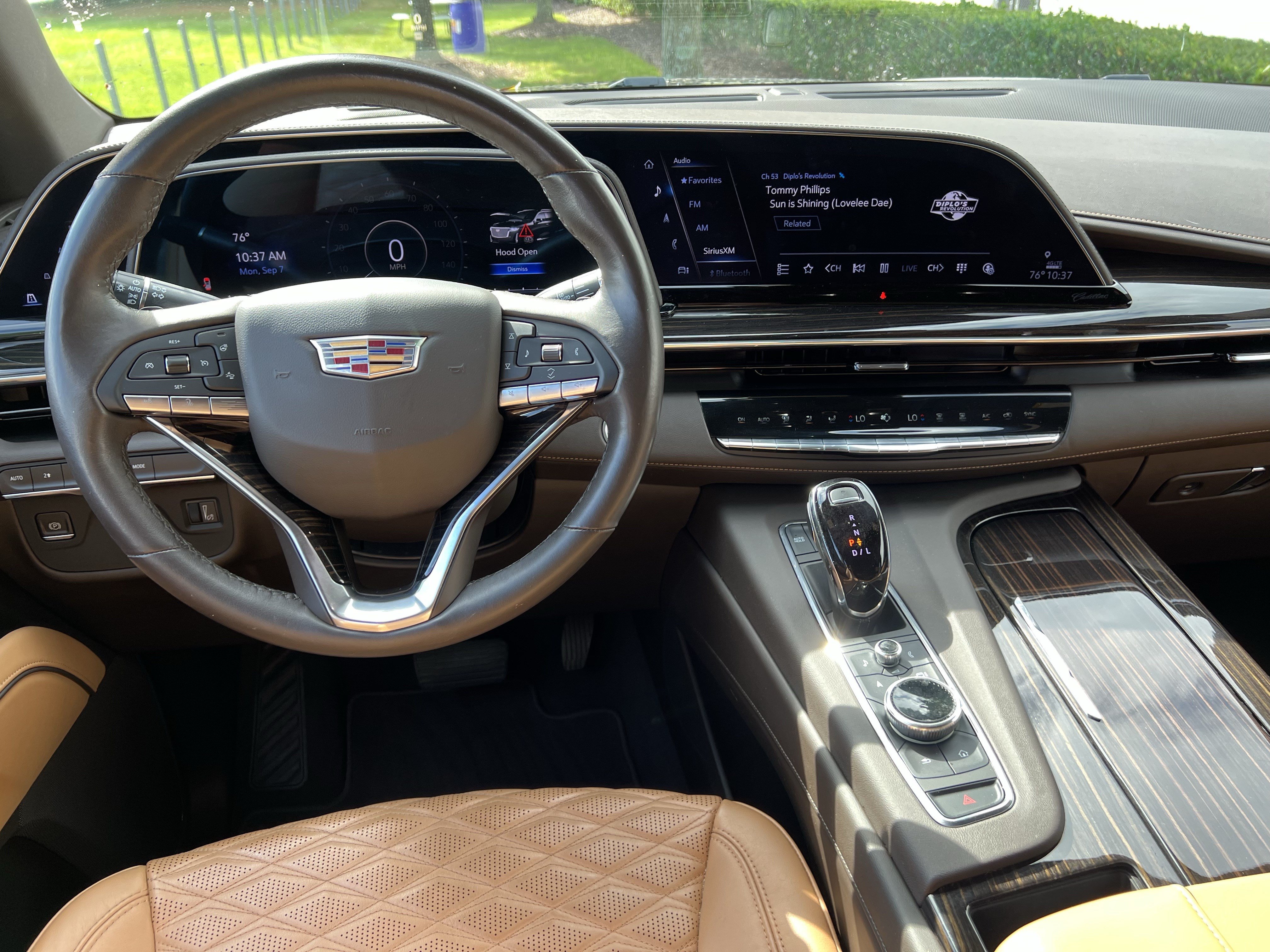 Used 2023 Cadillac Escalade Premium Luxury w/ LPO, Illumination Package AWD/4WD image 30