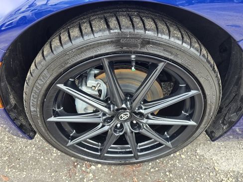 Used 2024 Toyota GR86 Premium image 9