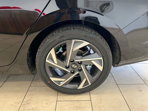 New 2026 Hyundai Elantra Limited FWD image 14