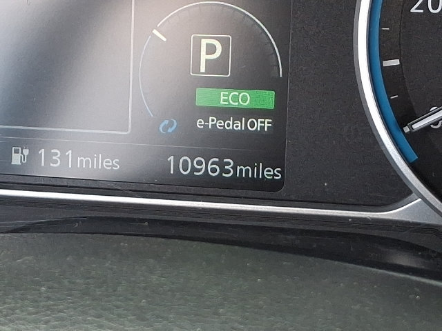 Used 2025 Nissan Leaf S FWD image 6