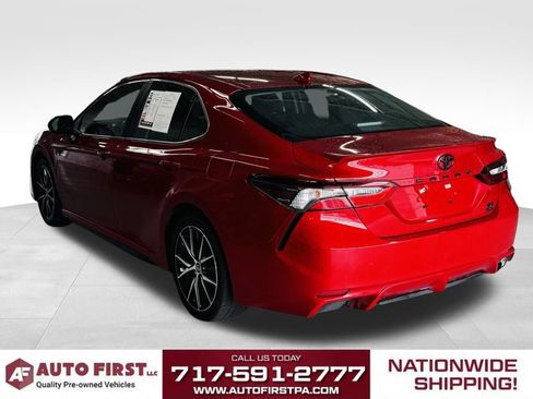 Used 2022 Toyota Camry SE image 5