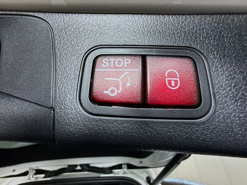Used 2024 Mercedes-Benz EQB 300 4MATIC image 41
