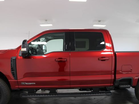 New 2026 Ford F250 Lariat w/ Black Appearance Package AWD/4WD image 5